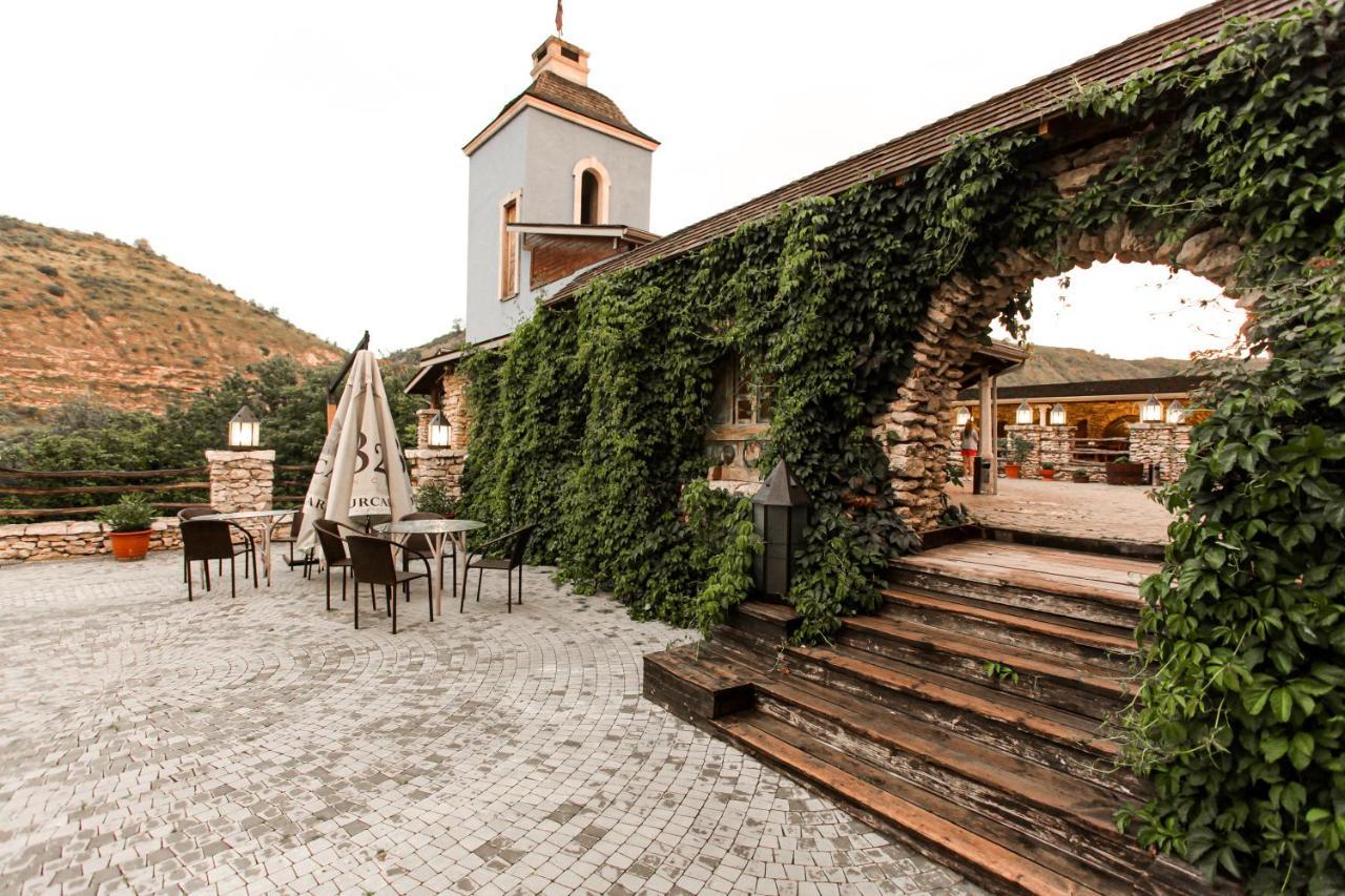 Vila Etnica Trebujeni Εξωτερικό φωτογραφία