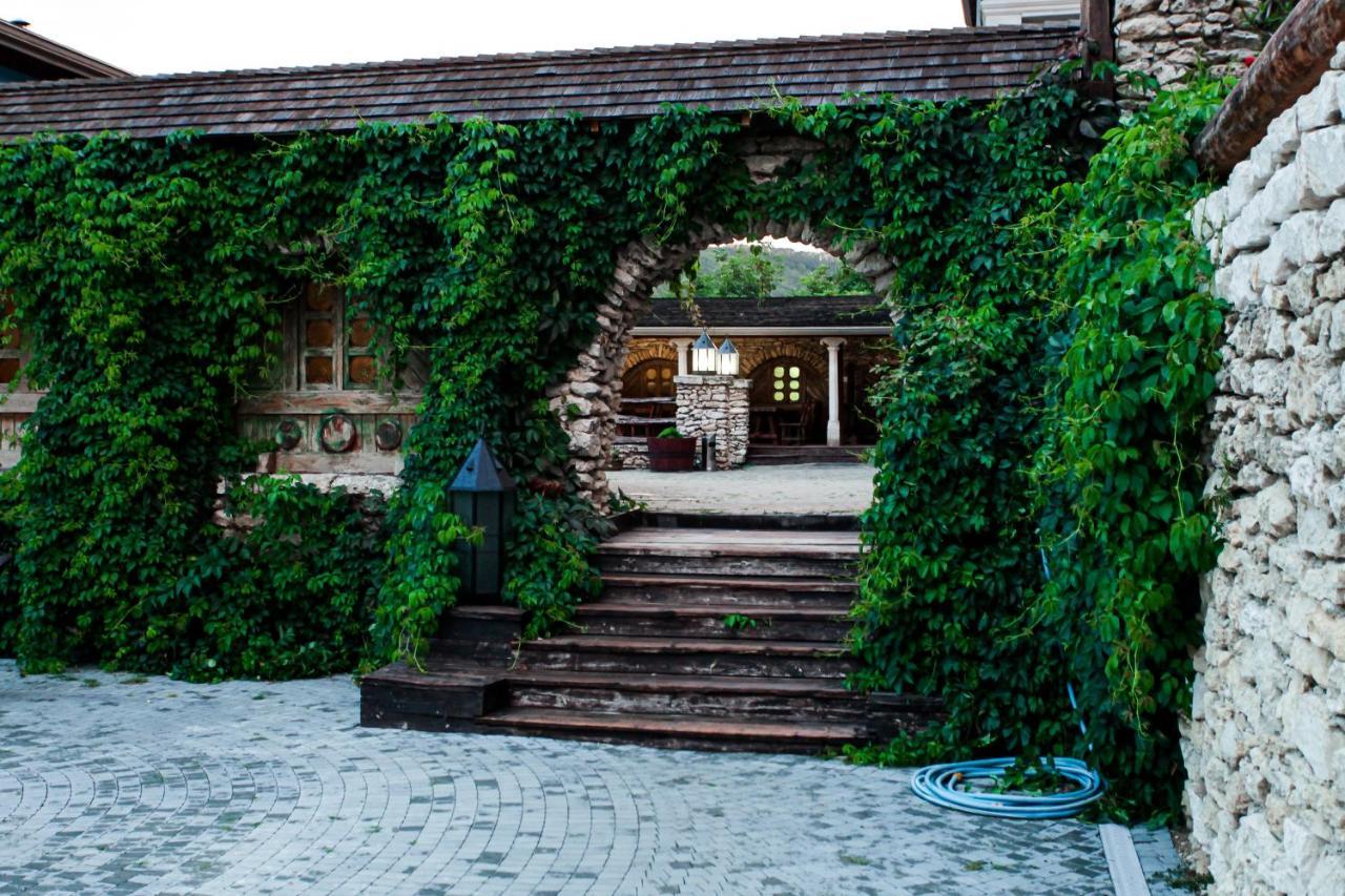 Vila Etnica Trebujeni Εξωτερικό φωτογραφία